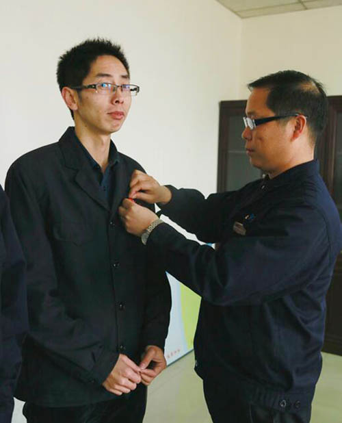 �������ǲ�����ƽ̨��ί���飺������� �������� ��ǿ������ʶ